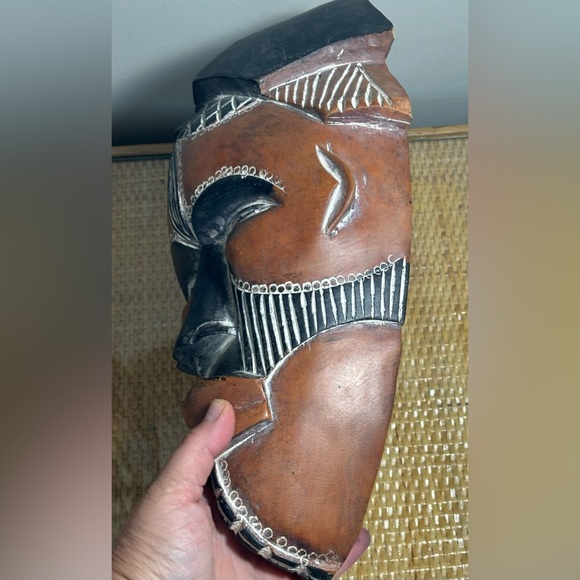 Vintage African hand carved and hand painted mask in great condition - Picture 6 of 8